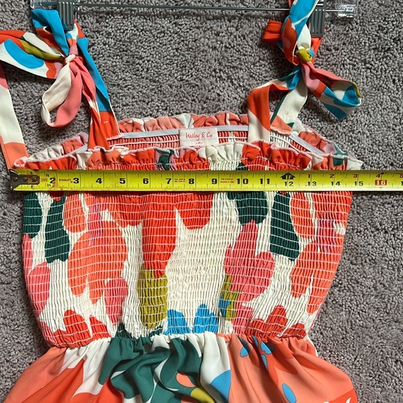 Hailey and Co floral summer dress with pockets. Never worn - Picture 4 of 6